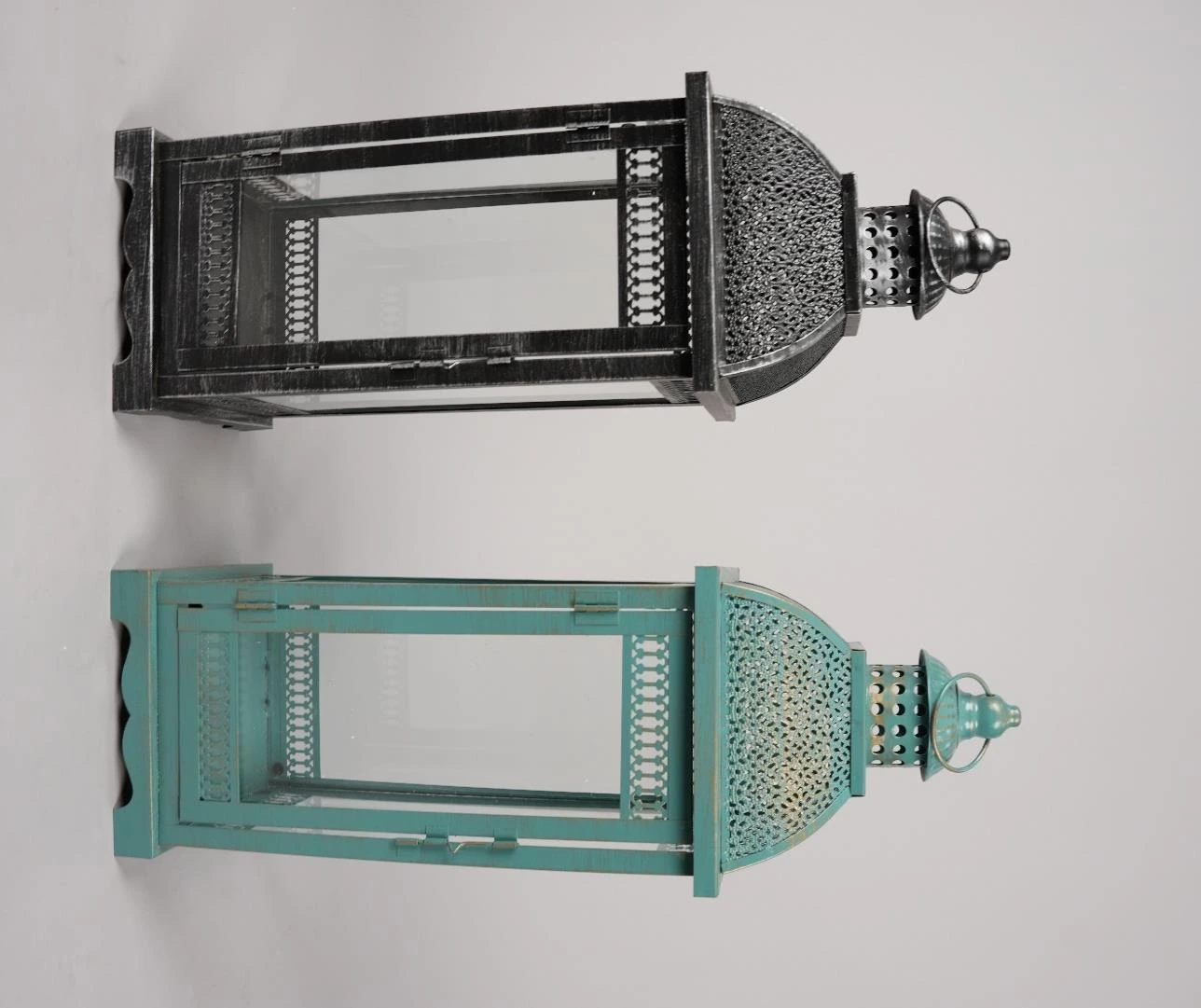Metal Lantern 17x17x52